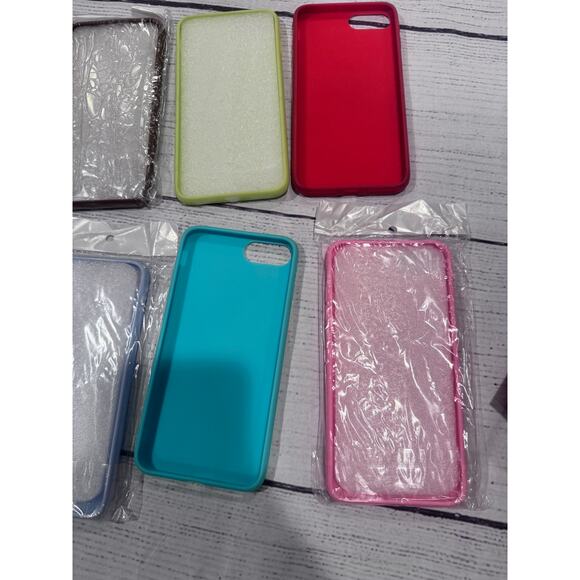 8 iPhone 8+ Silicone Cases - Picture 4 of 4